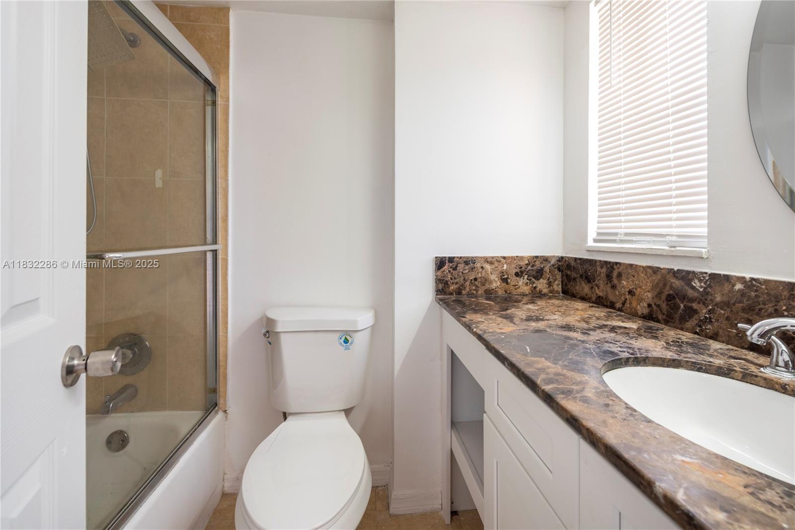 OAKS CONDO - Residential Lease