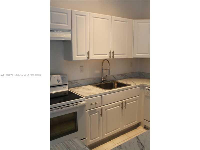 CARMEL LAKES CONDO NO 6 - Residential