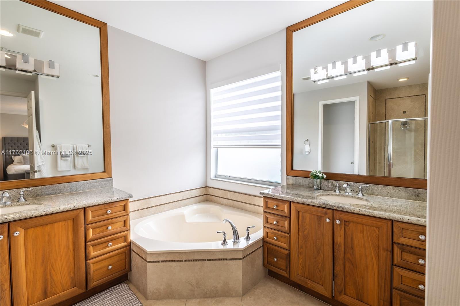 TRAILS AT CANYON 2 - Residential Lease