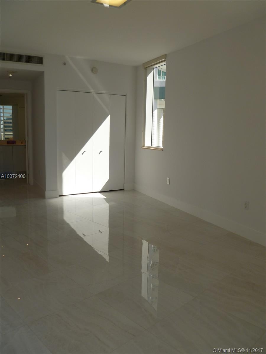 CARBONELL CONDOMINIUM - Residential Lease