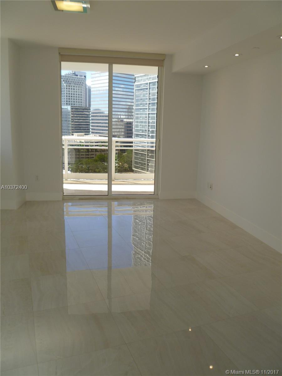 CARBONELL CONDOMINIUM - Residential Lease