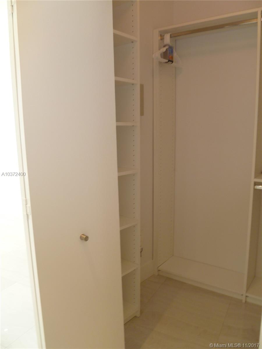 CARBONELL CONDOMINIUM - Residential Lease