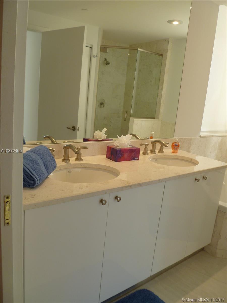 CARBONELL CONDOMINIUM - Residential Lease