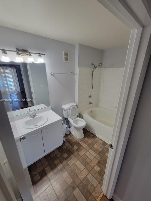 PALM LAKE CONDO - Residential Lease