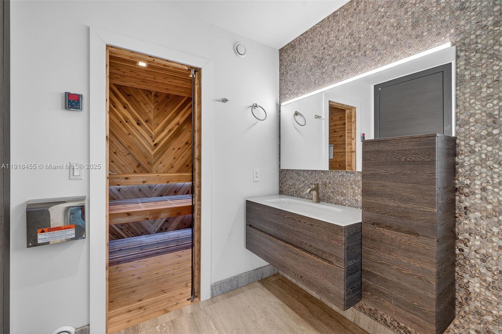 RIO VISTA - Residential