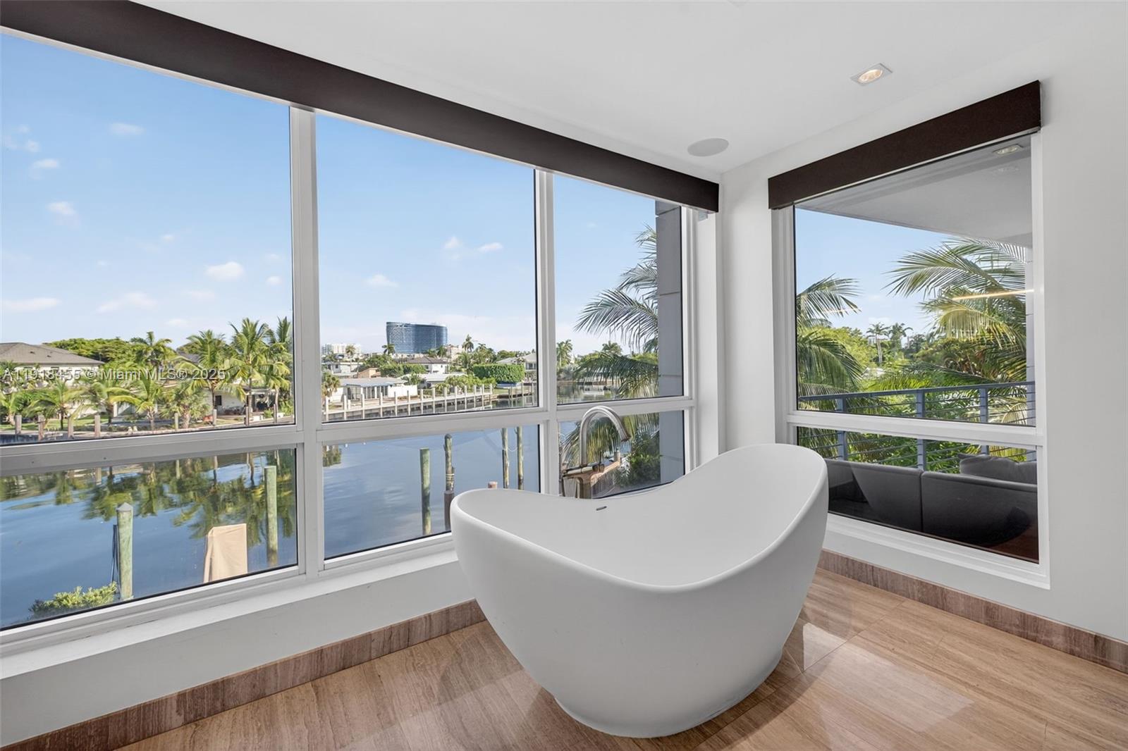 RIO VISTA - Residential