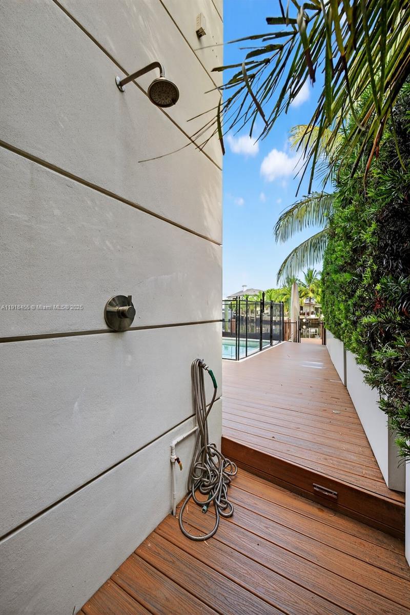 RIO VISTA - Residential