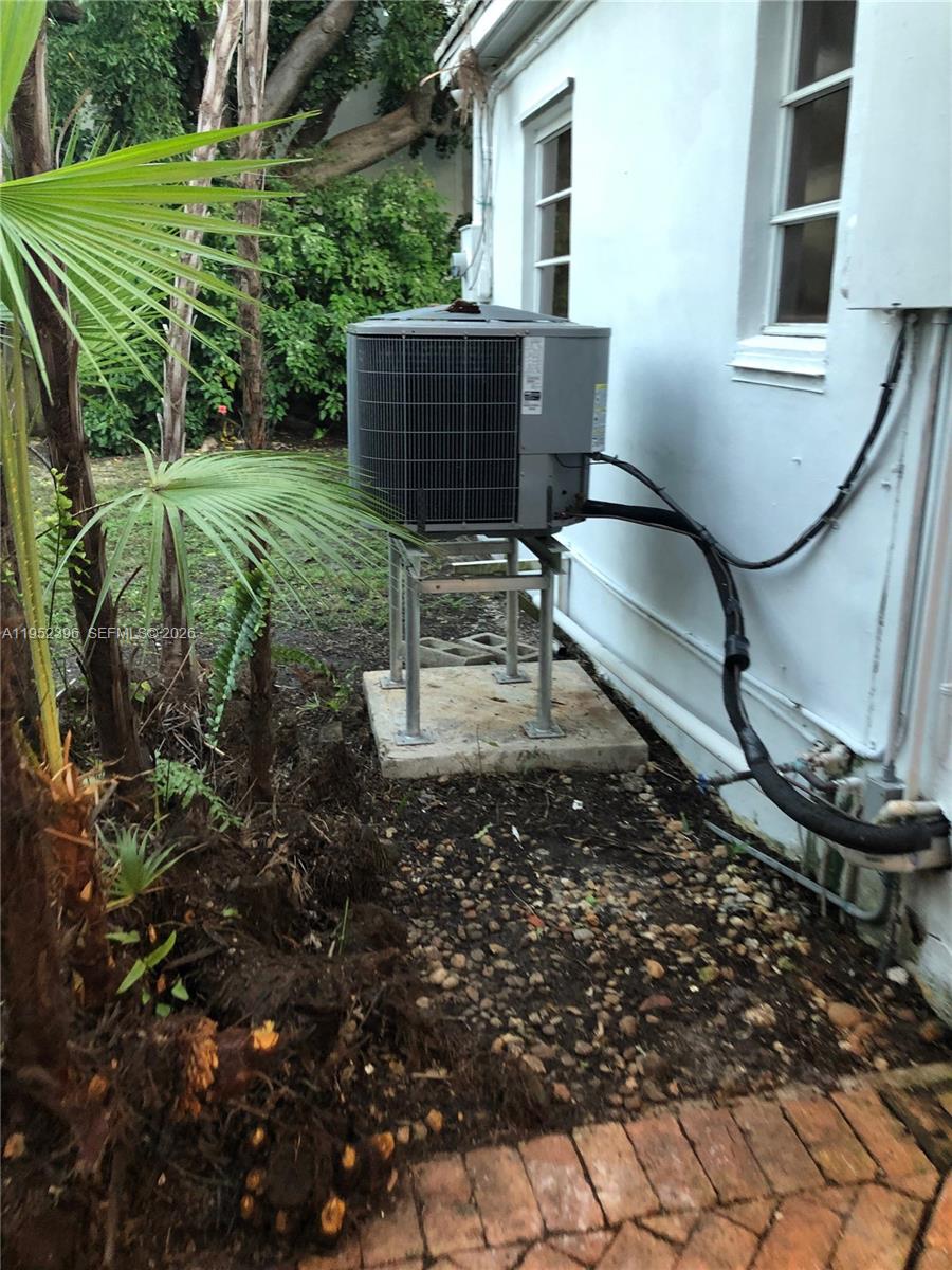 TROPICAL ISLE HOMES SUB 4 - Residential