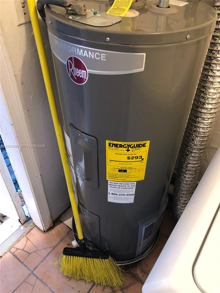 TROPICAL ISLE HOMES SUB 4 - Residential