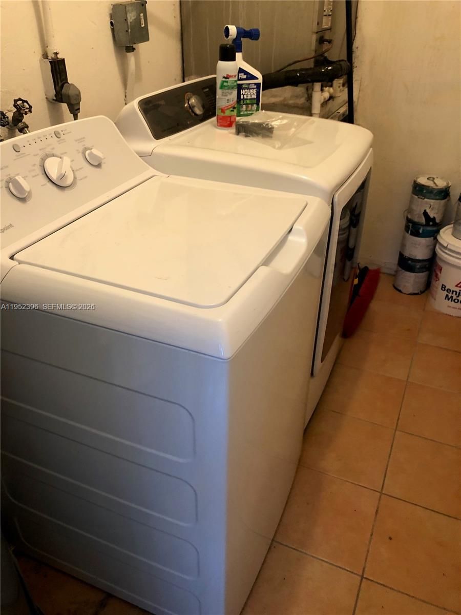 TROPICAL ISLE HOMES SUB 4 - Residential