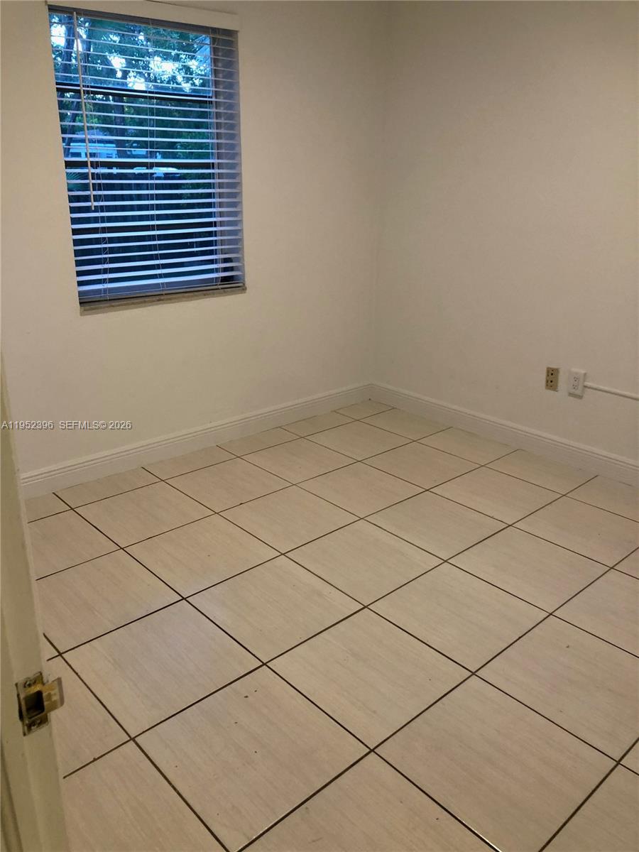 TROPICAL ISLE HOMES SUB 4 - Residential