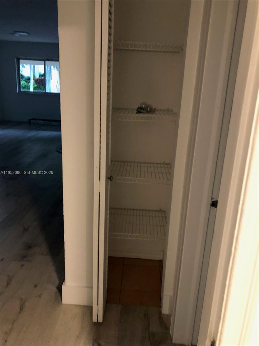 TROPICAL ISLE HOMES SUB 4 - Residential