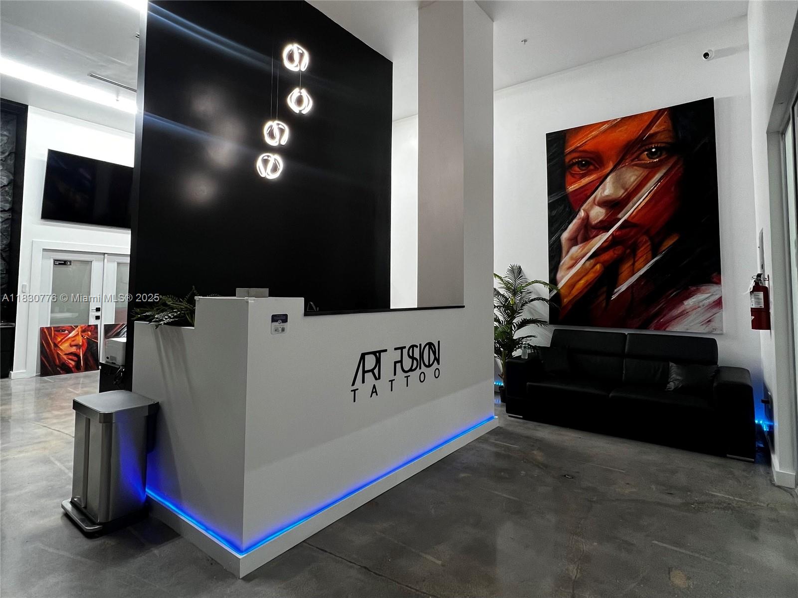 Unique opportunity! Luxury Art Fusion Tattoo is a modern, fully operational tattoo studio with an excellent reputation. Strategically located in a high-traffic area, this space blends contemporary design, an exclusive atmosphere, and a loyal client base.Perfect for tattoo artists looking to own their own studio or investors seeking a turnkey business with strong social media presence and outstanding reviews.
?? Ready to operate from day one.
Make this business your own and be part of the vibrant body art industry!