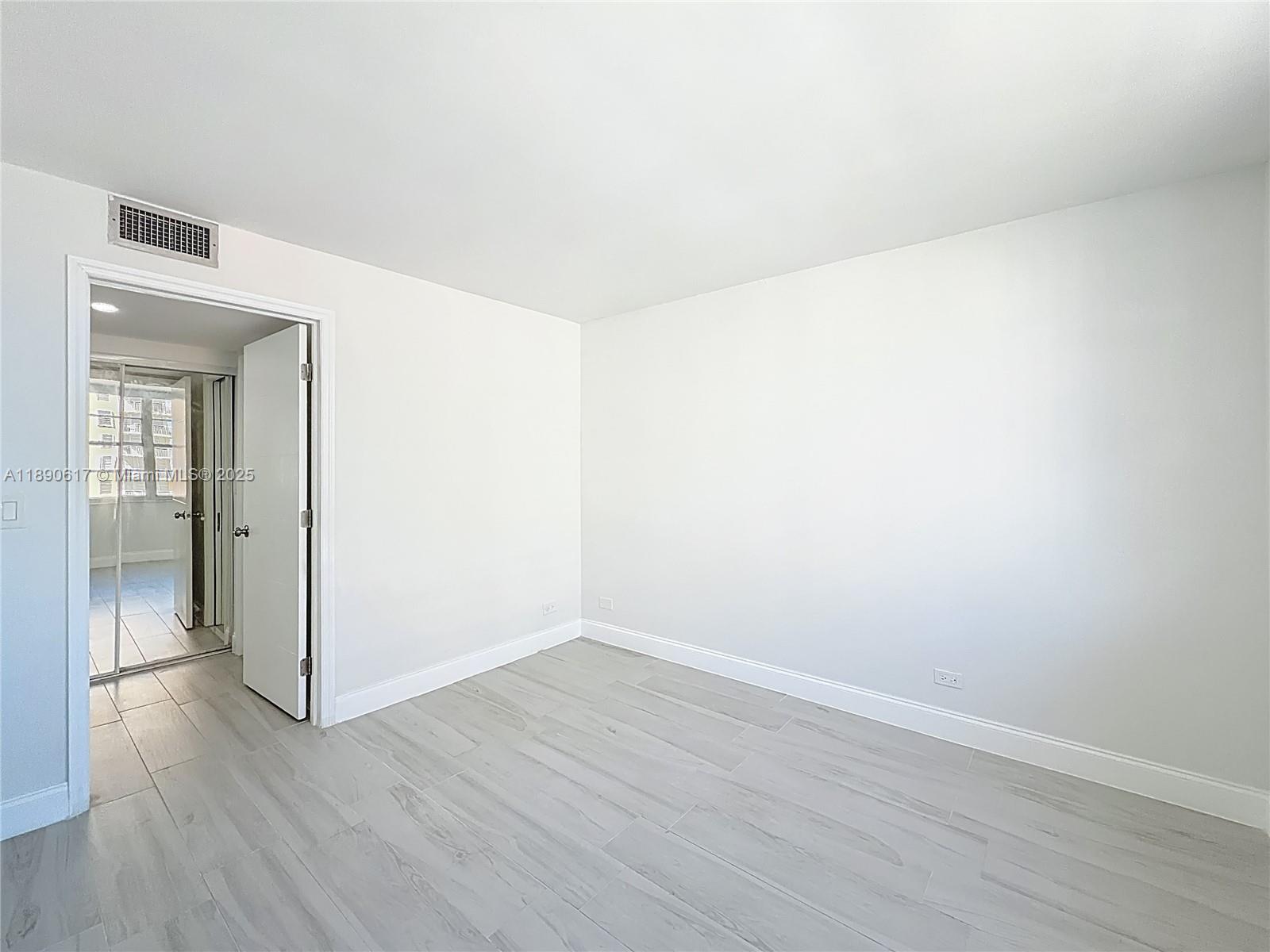 WINSTON TOWERS 100 CONDO - Residential