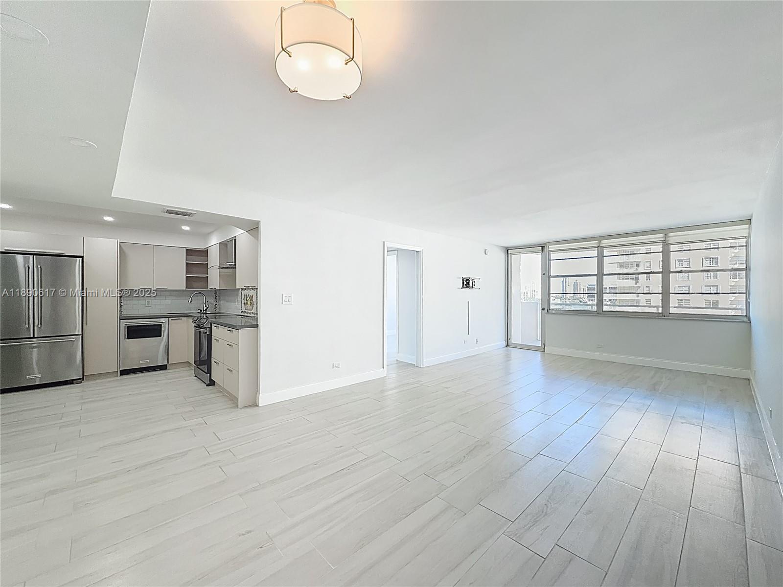 WINSTON TOWERS 100 CONDO - Residential