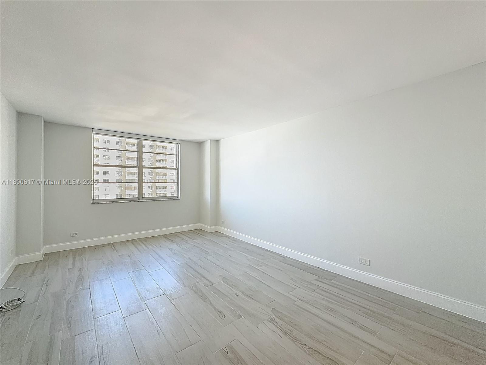 WINSTON TOWERS 100 CONDO - Residential