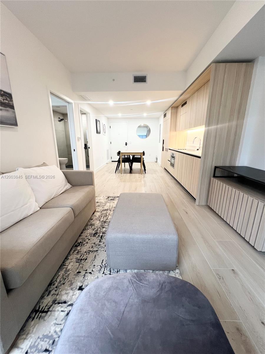 225 N Miami Ave 1004