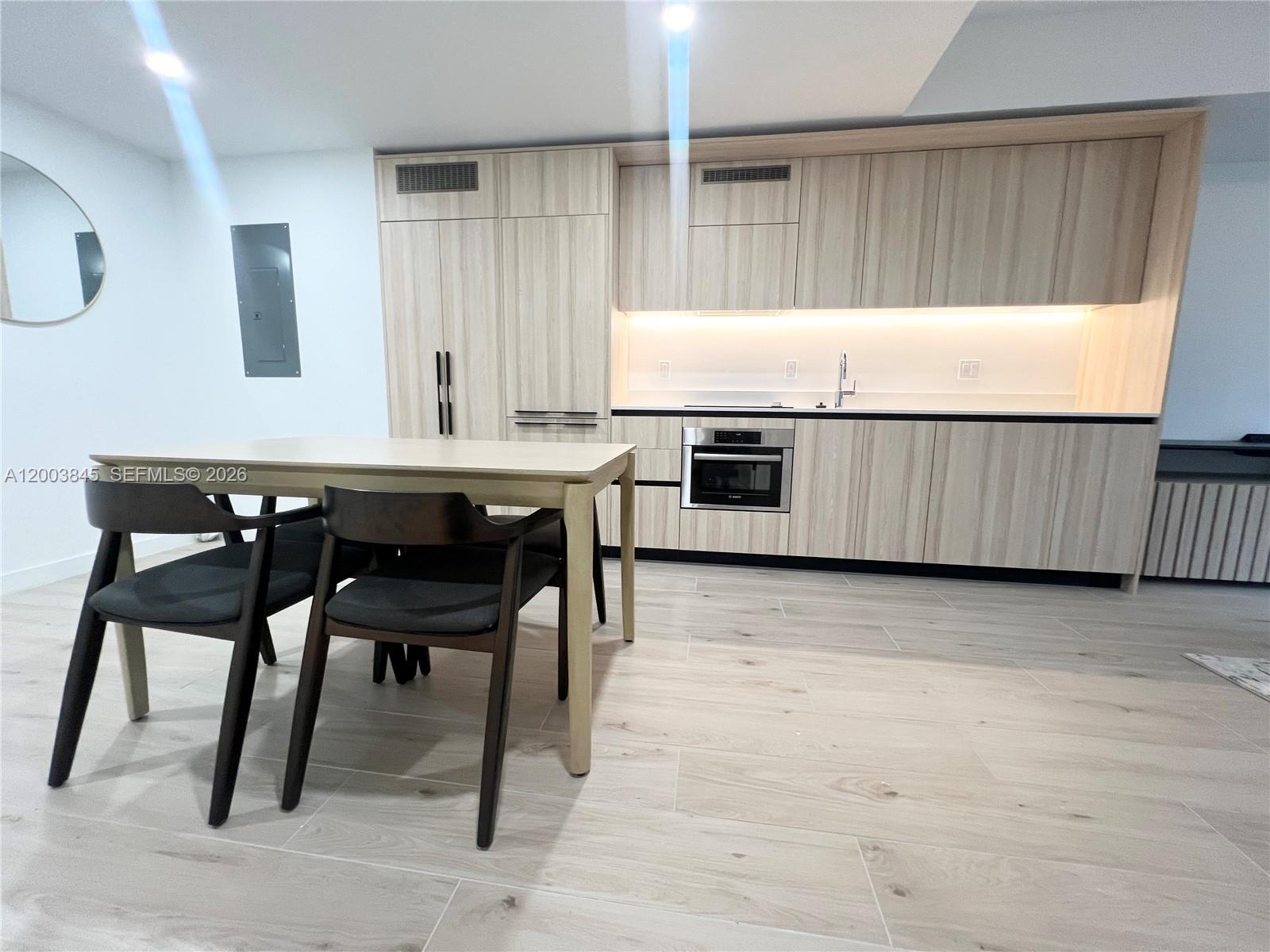 225 N Miami Ave 1004