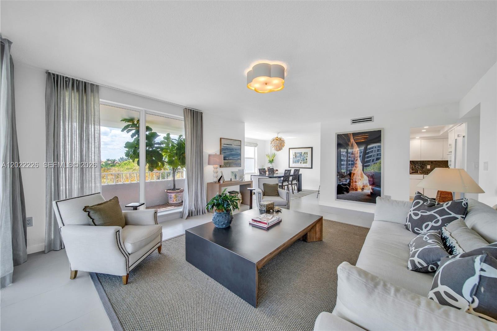 199 Ocean Lane Dr 515