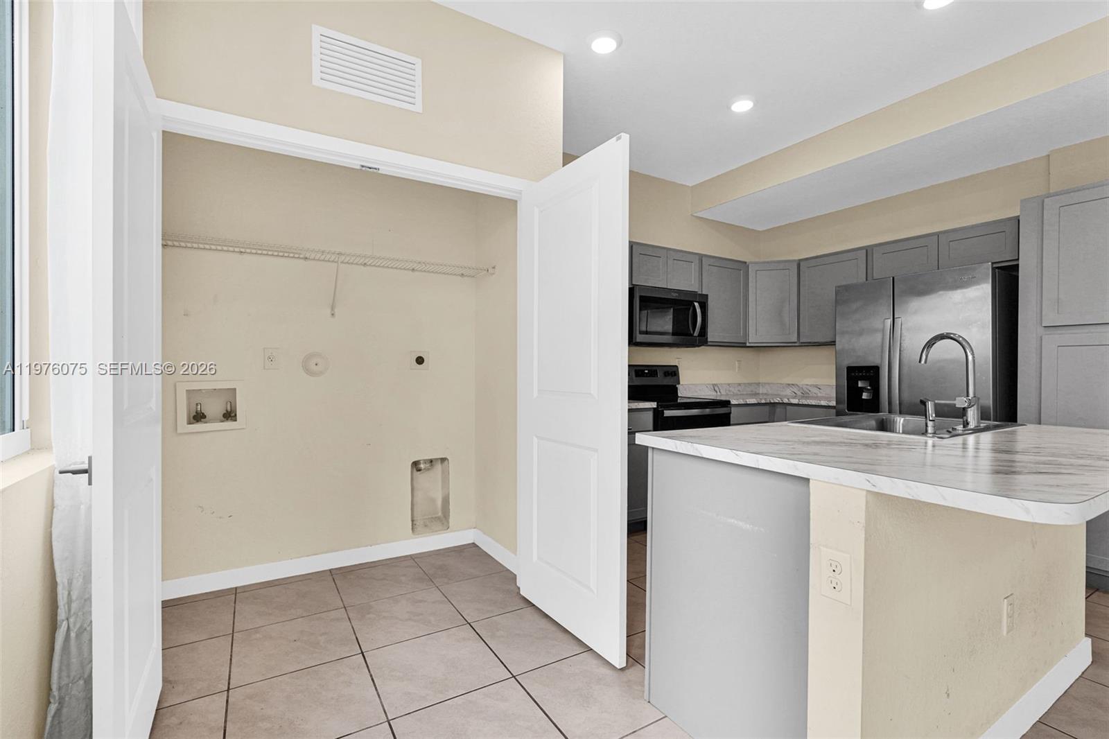 WALDEN PLACE - Residential