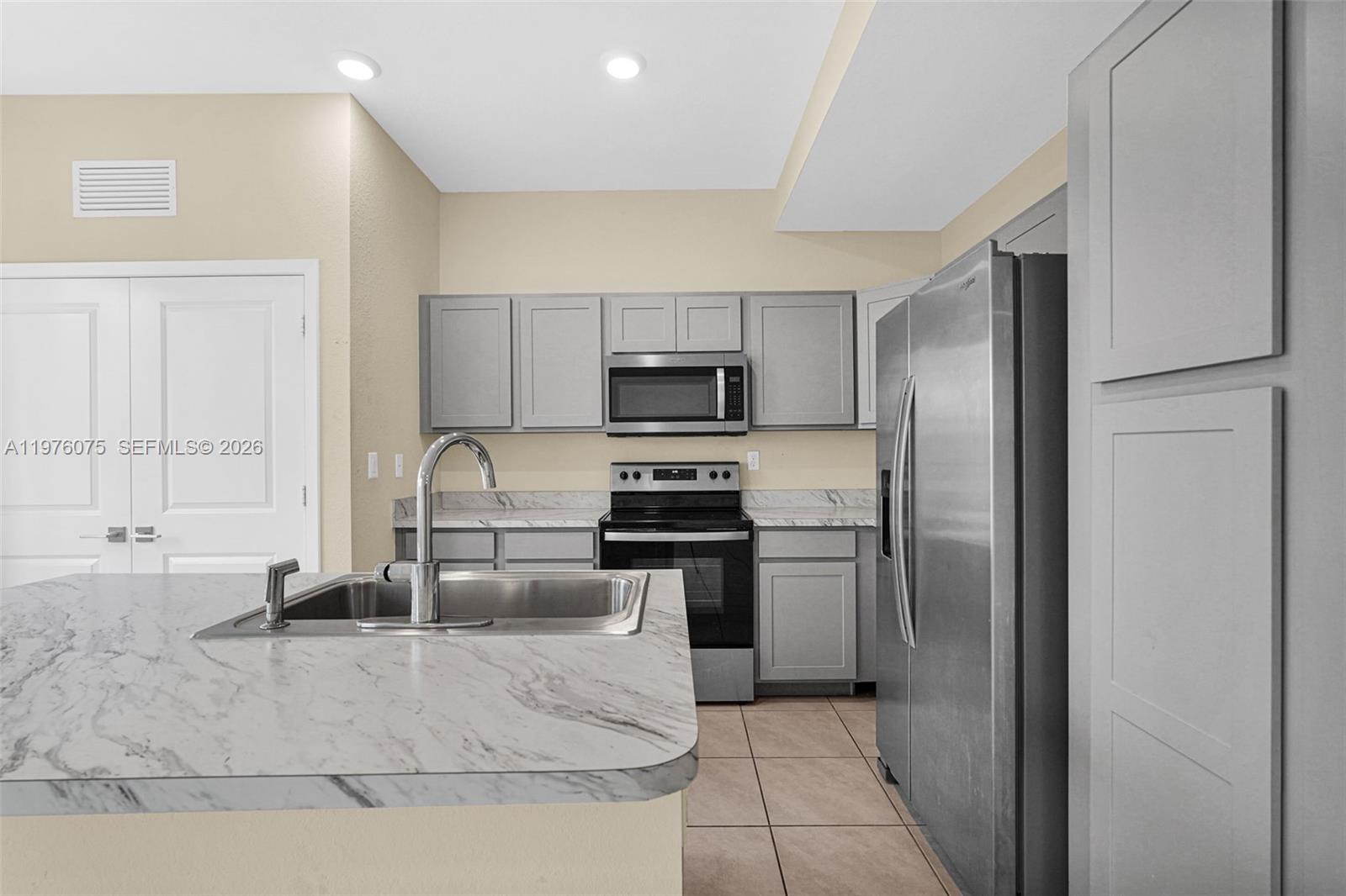 WALDEN PLACE - Residential