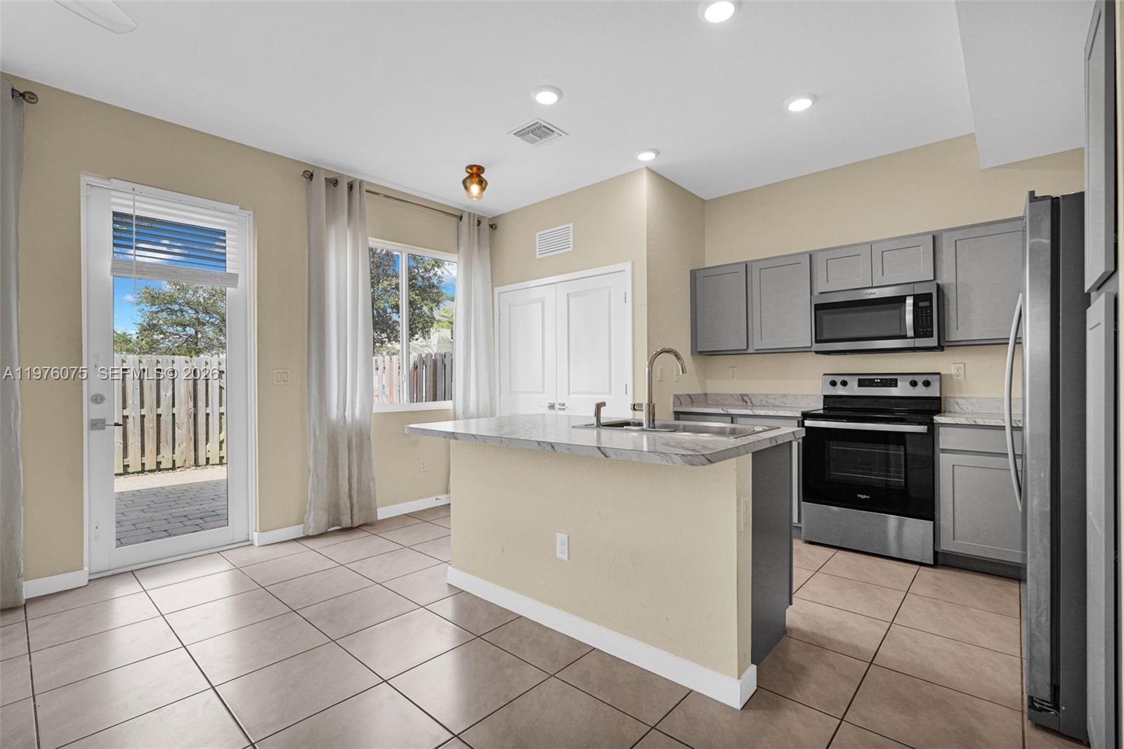 WALDEN PLACE - Residential