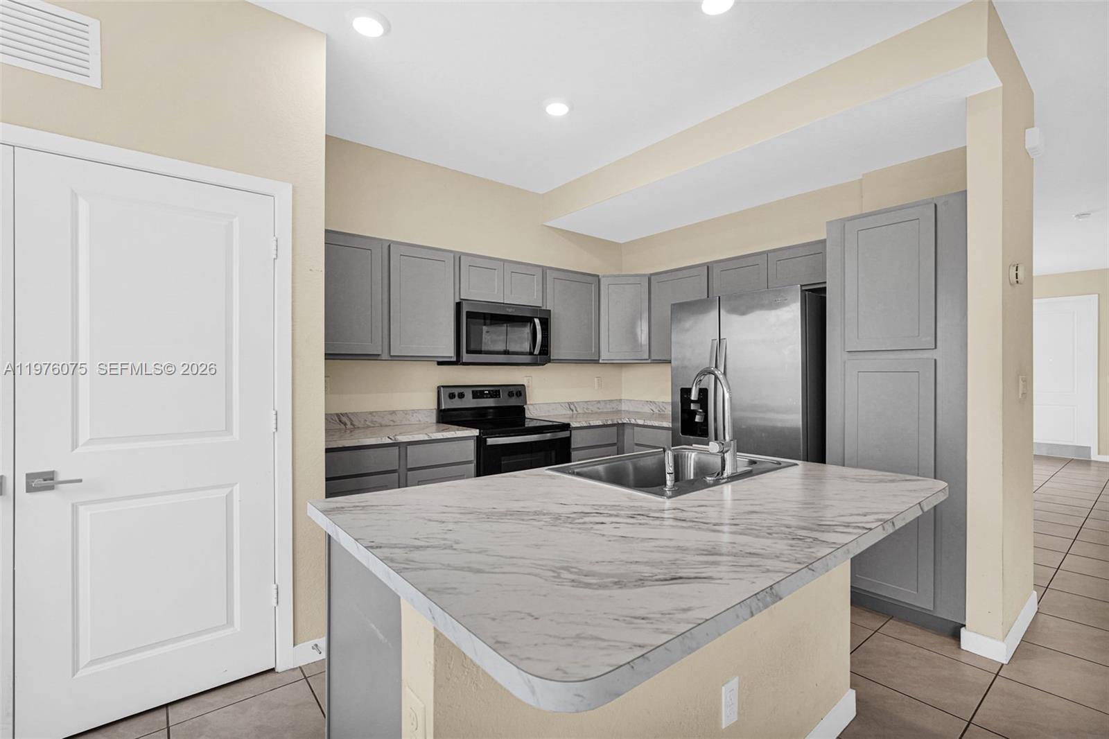 WALDEN PLACE - Residential