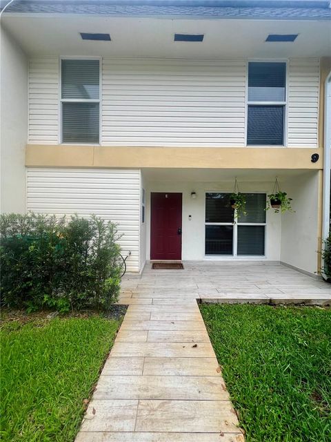 Condominium in Hollywood FL 2750 34th Ave Ave.jpg