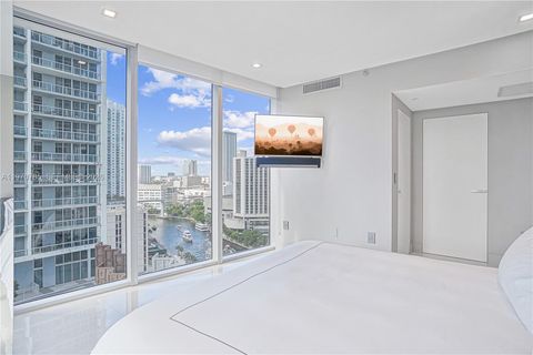 475 Brickell Ave 1913 Miami FL 33131