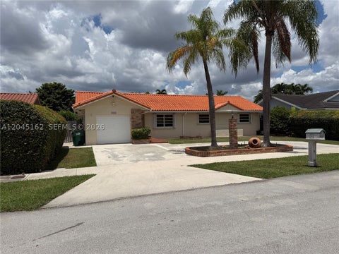 Photo of 3262 SW 139th Pl, Miami, FL 33175 (MLS # A12045162)