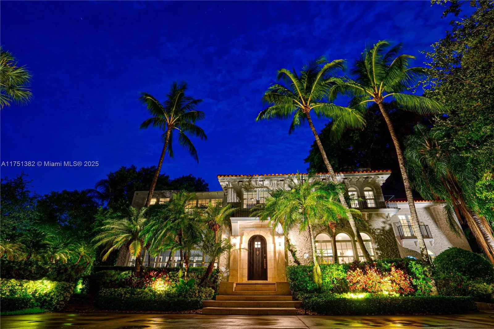 Miami, Florida 33133, United States, 6 Bedrooms Bedrooms, ,5 BathroomsBathrooms,Residential,Pending,79480