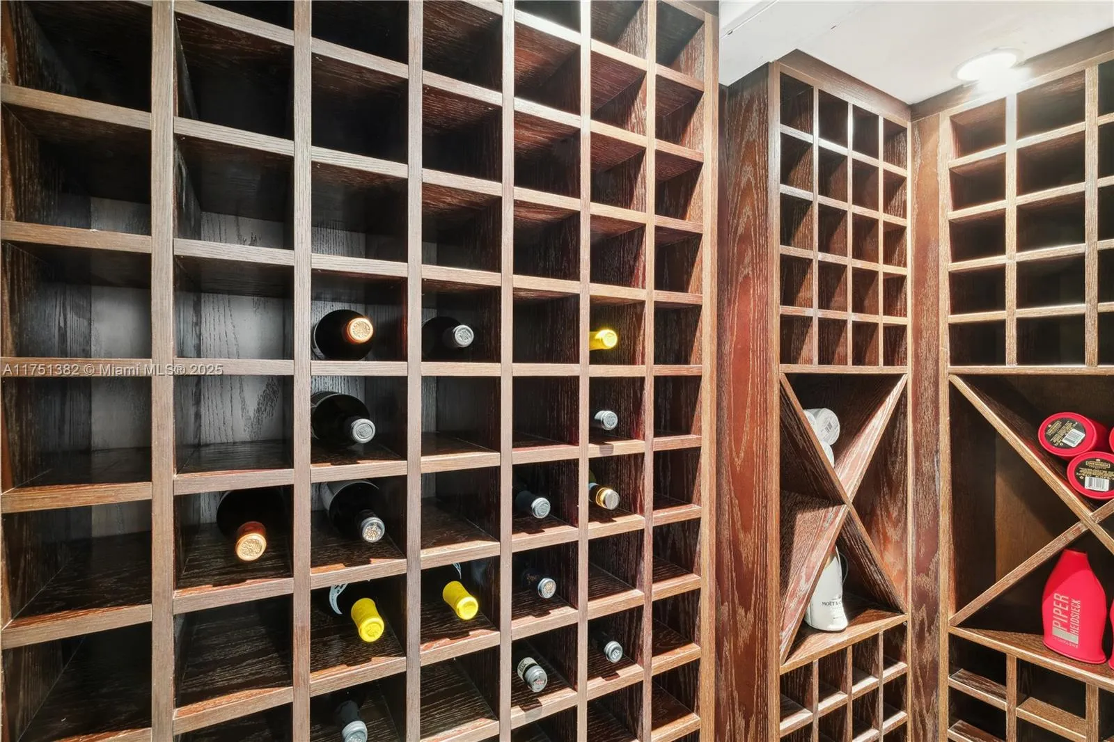 Miami, Florida 33133, United States, 6 Bedrooms Bedrooms, ,5 BathroomsBathrooms,Residential,Pending,79480