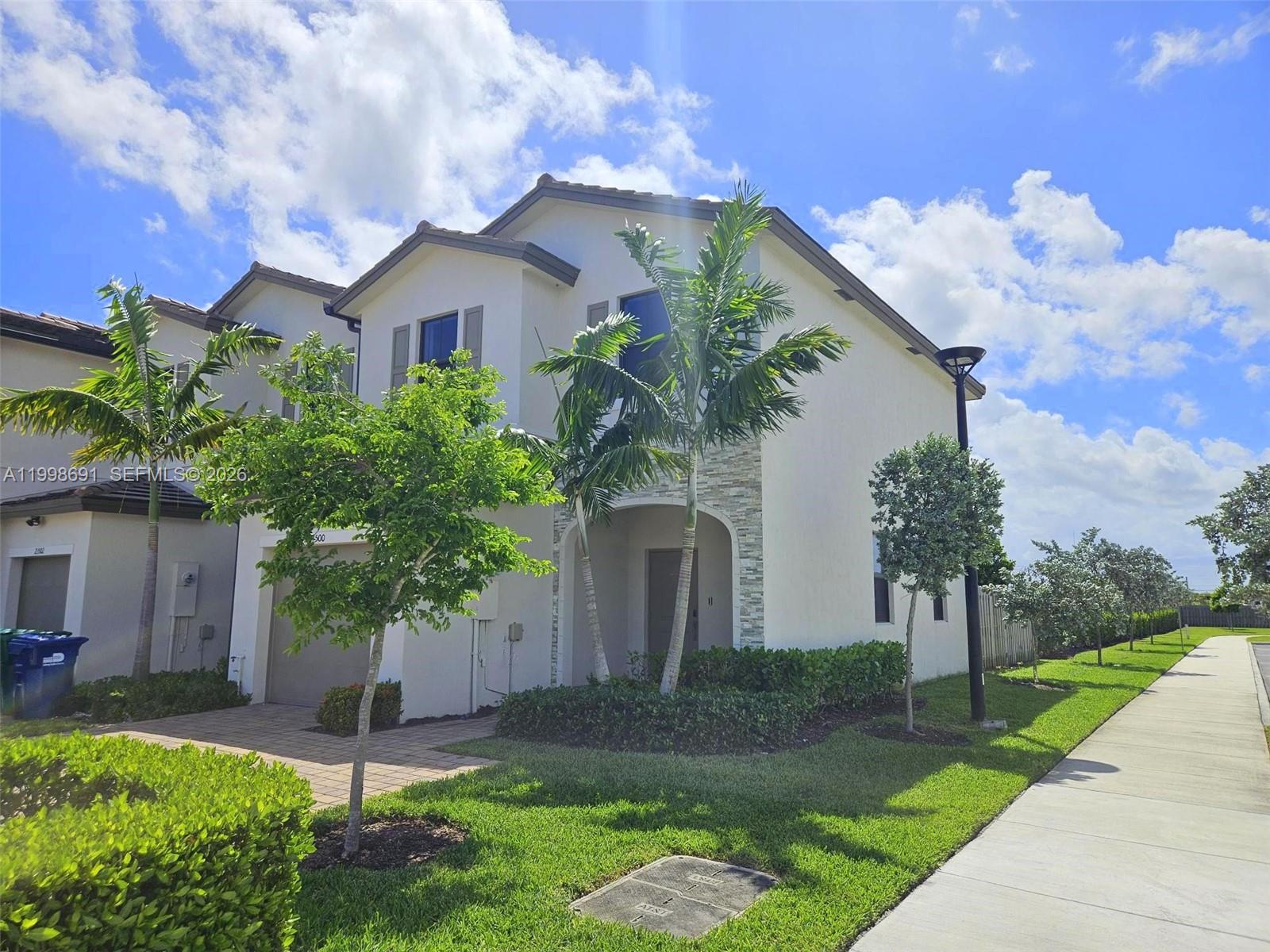 KENDALL ASSEMBLAGE SOUTH - Residential