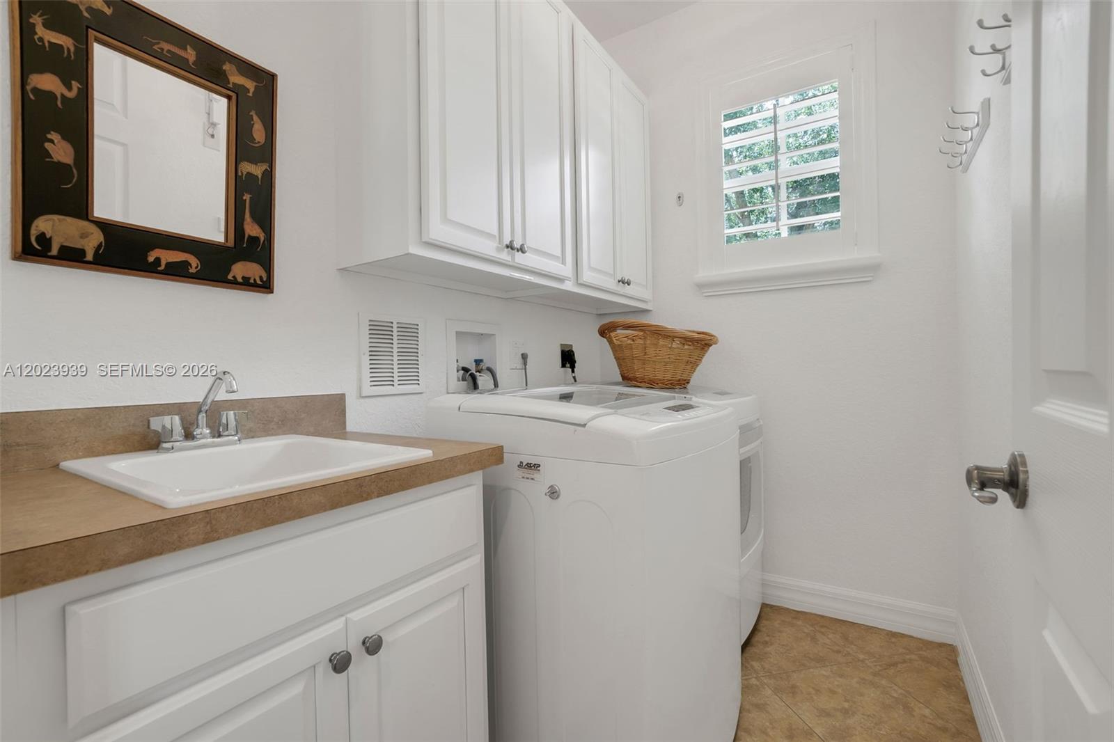 CANTERBURY PLACE - Residential