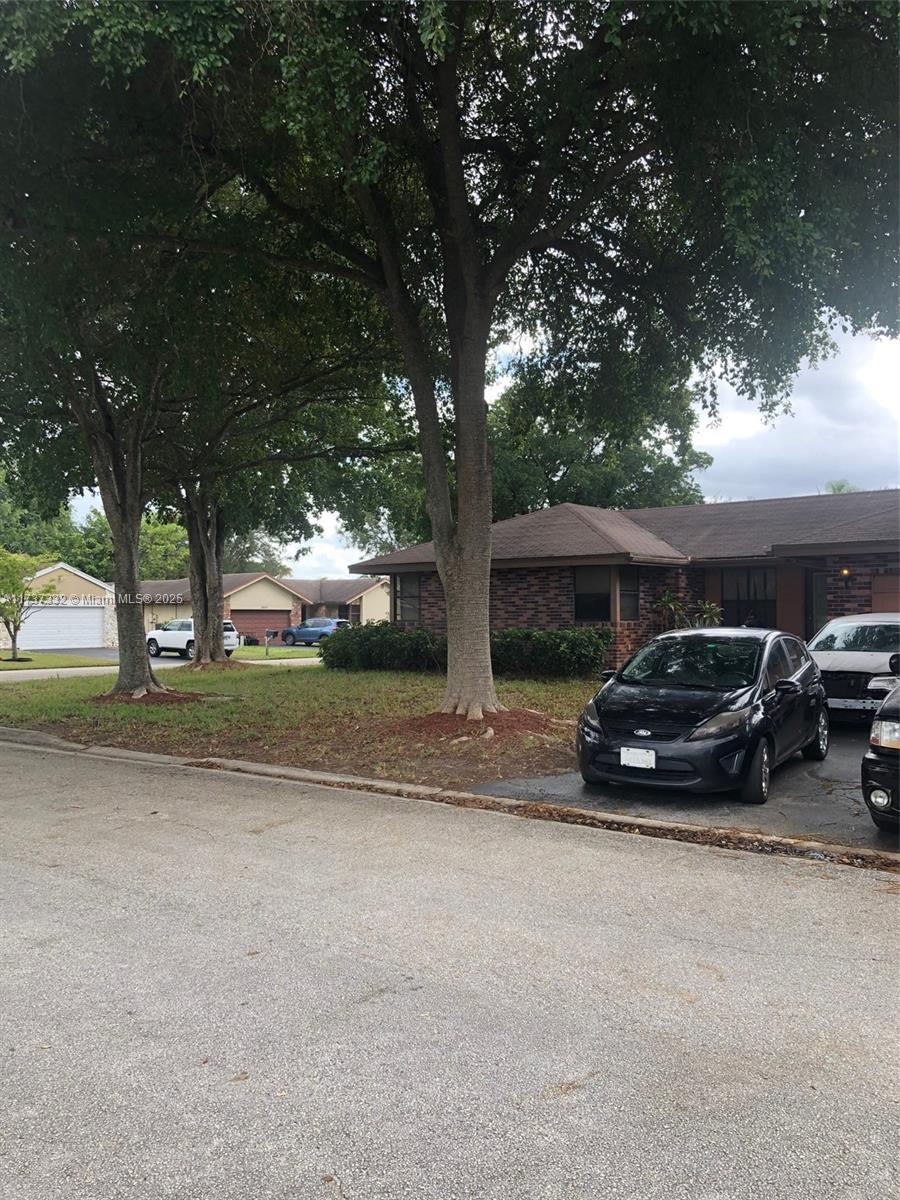 11202 NW 44th St