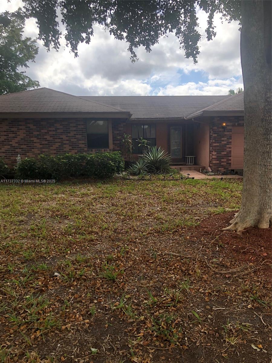 11202 NW 44th St