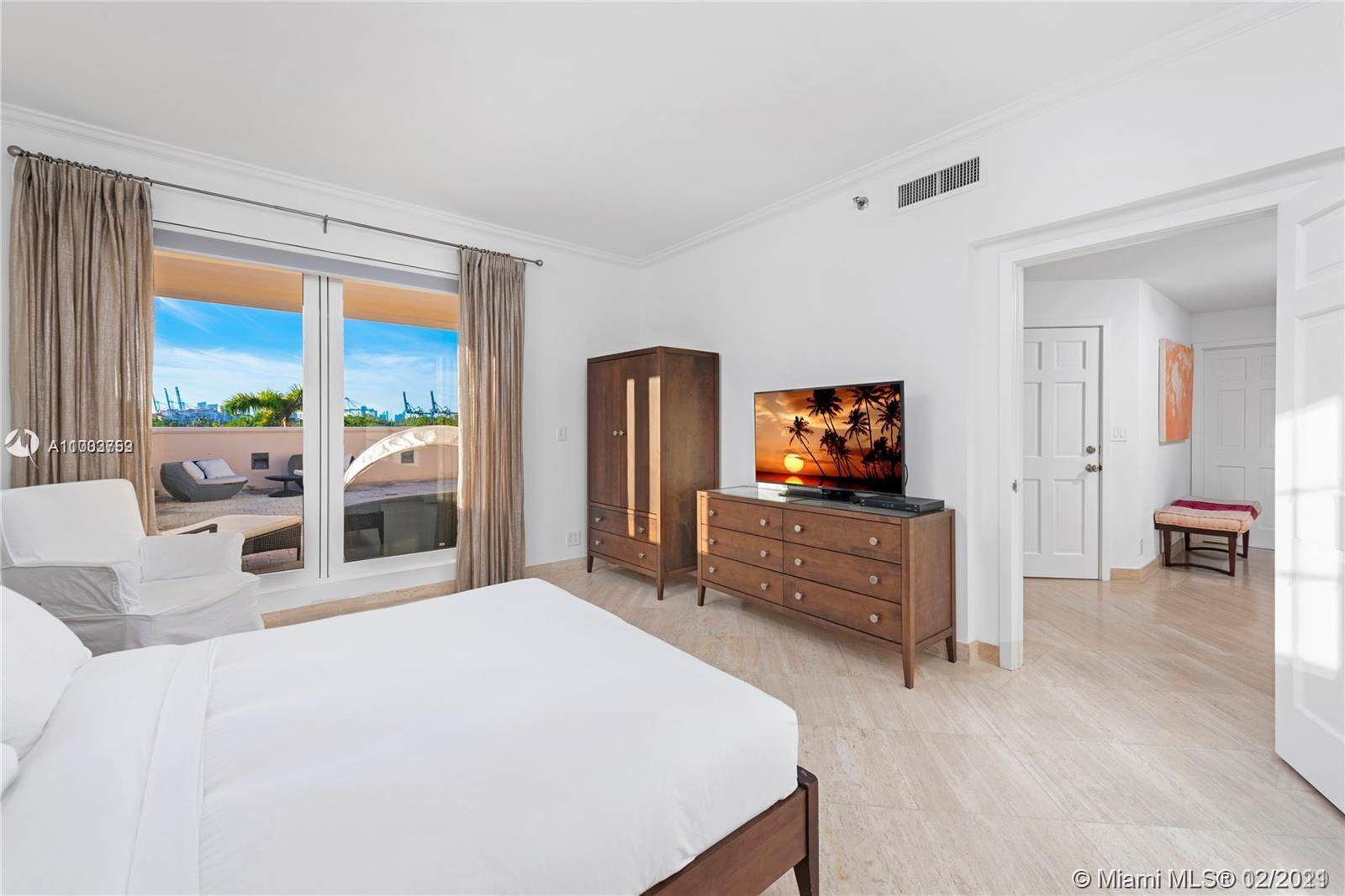 SEASIDE CONDO - Residential
