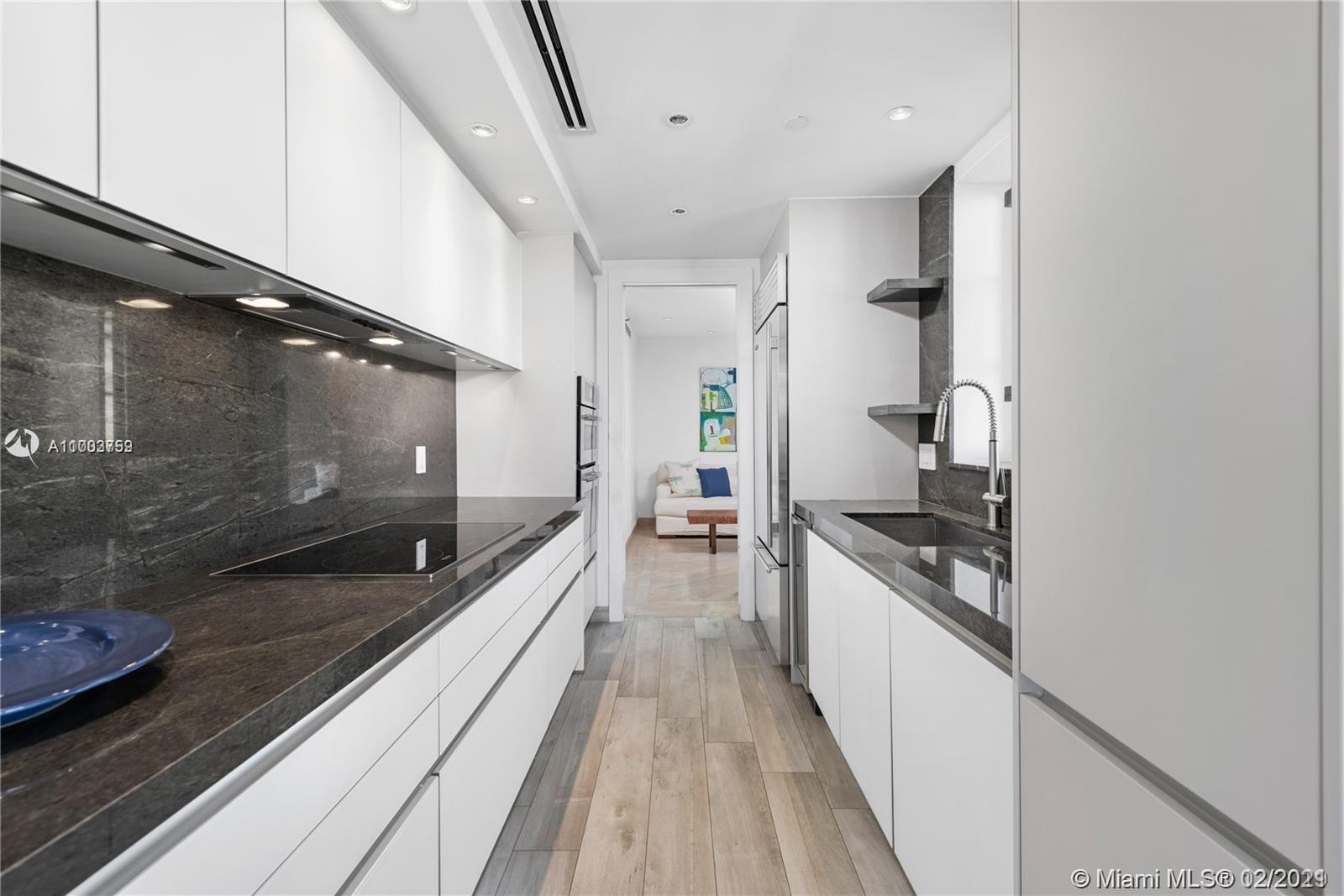 SEASIDE CONDO - Residential