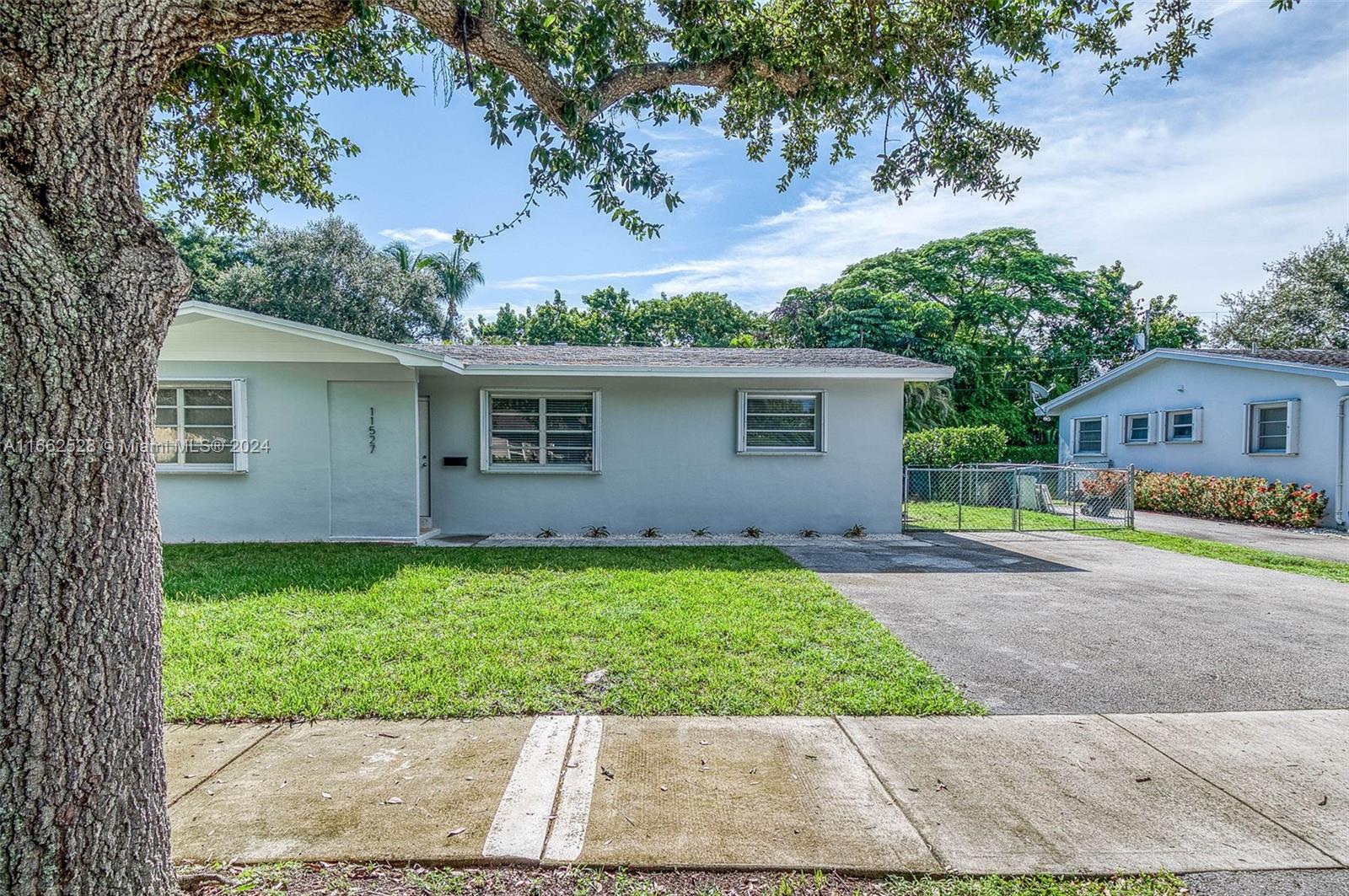 11527 SW 81st Rd 11527