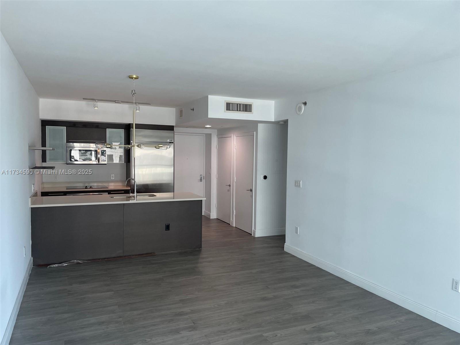 500 BRICKELL EAST CONDO - Residential