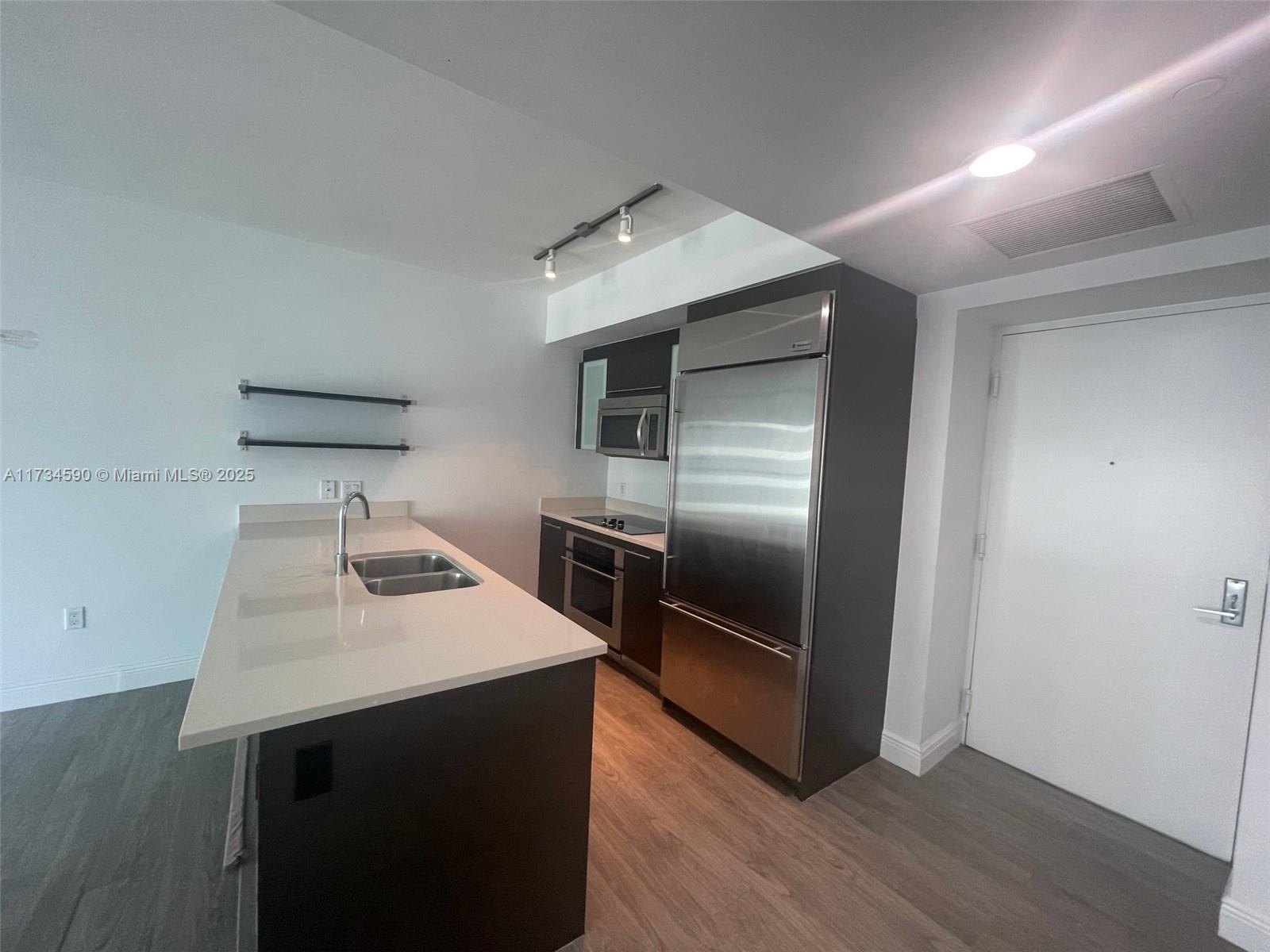 500 BRICKELL EAST CONDO - Residential