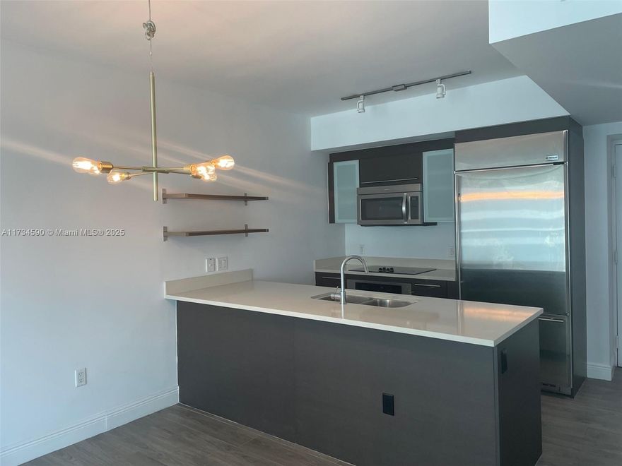 Spacious & bright1-bed condo at 500 Brickell East. A Perfect Urban Retreat! Welcome to this stunning 1-bedroom condo located in the heart of Brickell Financial District. Features ceramic tile floors throughout, high-end stainless-steel appliances. Washer/dryer, blackout in bedroom and shades in living room. Separate bathtub from crystal enclosed. Floor-to-ceiling windows. Stunning views to Brickell City Center and Brickell Highrise buildings, partial ocean view. Building amenities in common area on 11th floor: infinity pool, fitness center, his/hers sauna and steam rooms, club room, sports room w/ billiards table & kitchen, and 24-hour concierge & valet parking. Close distance to Brickell City Centre mall, restaurants, and entertainment at Brickell City Centre.