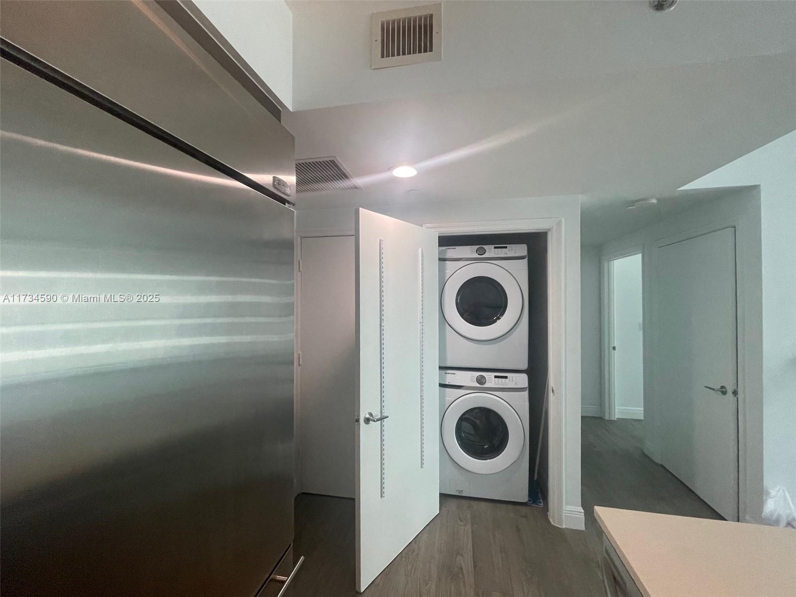 500 BRICKELL EAST CONDO - Residential