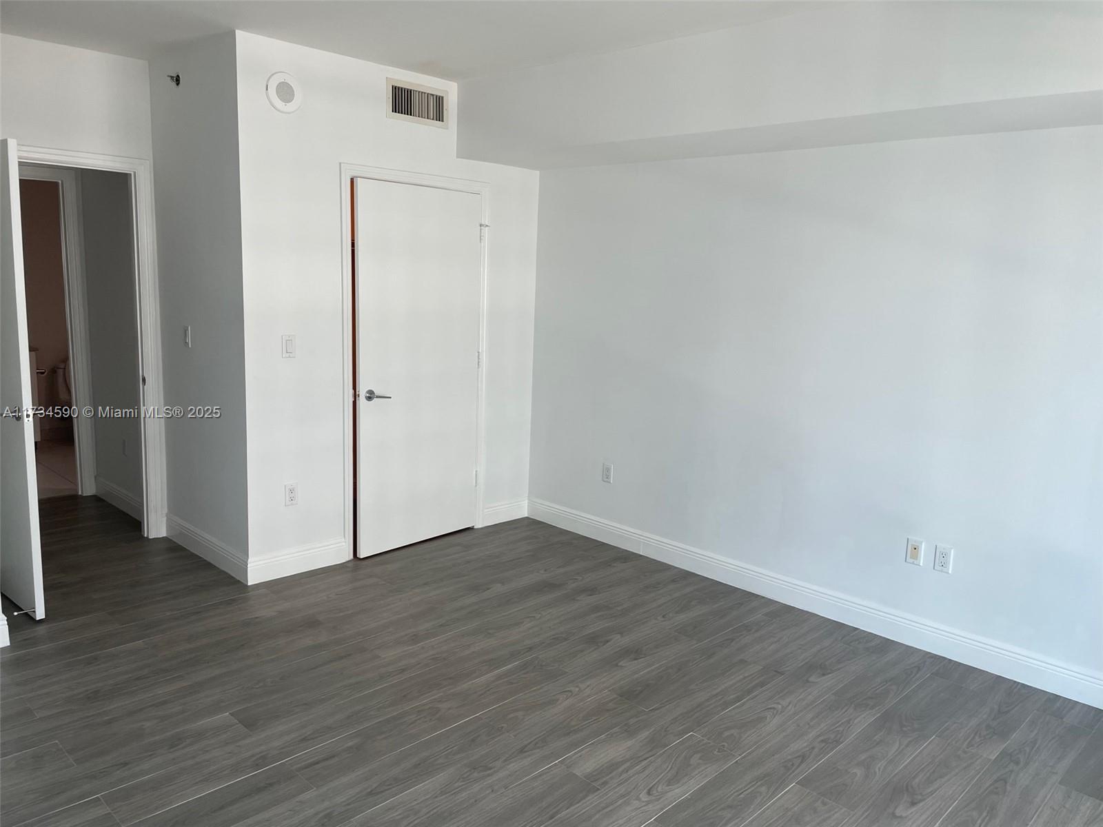 500 BRICKELL EAST CONDO - Residential