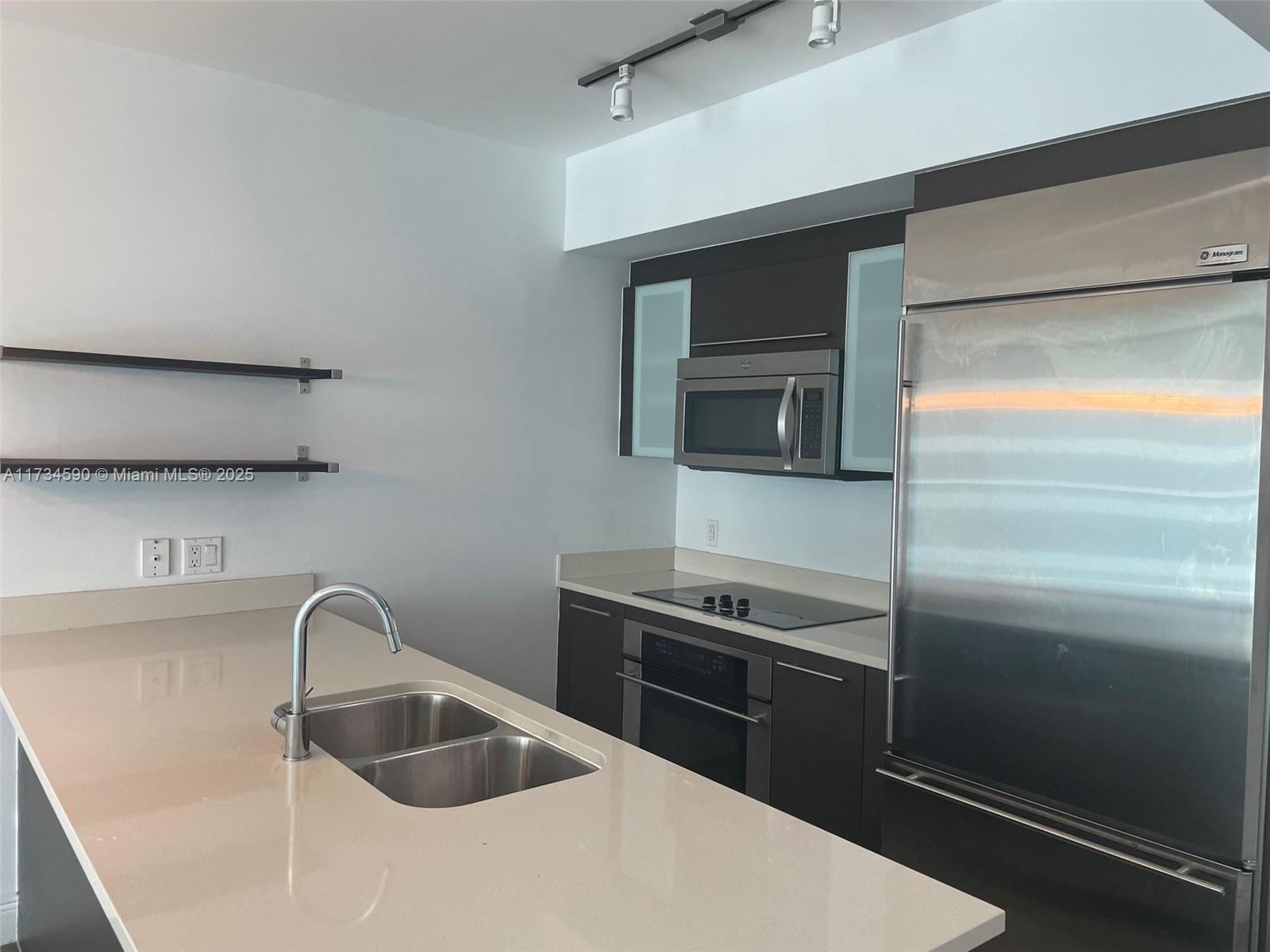 500 BRICKELL EAST CONDO - Residential