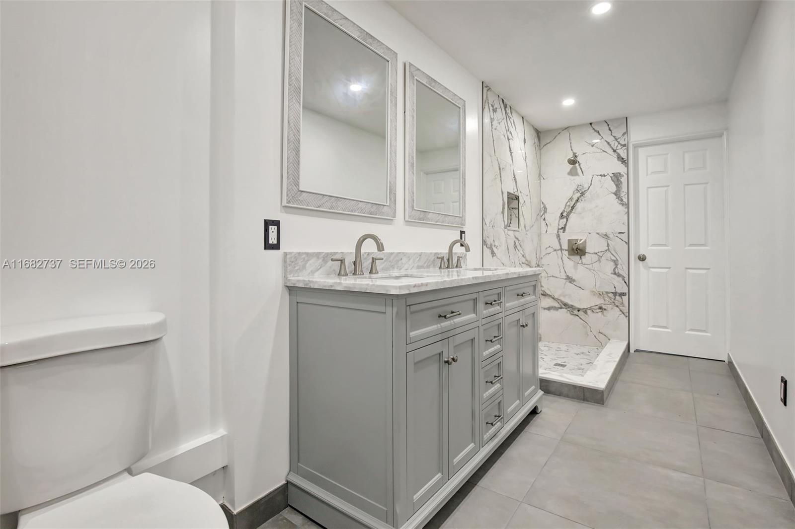 BROWARD GARDENS - Residential