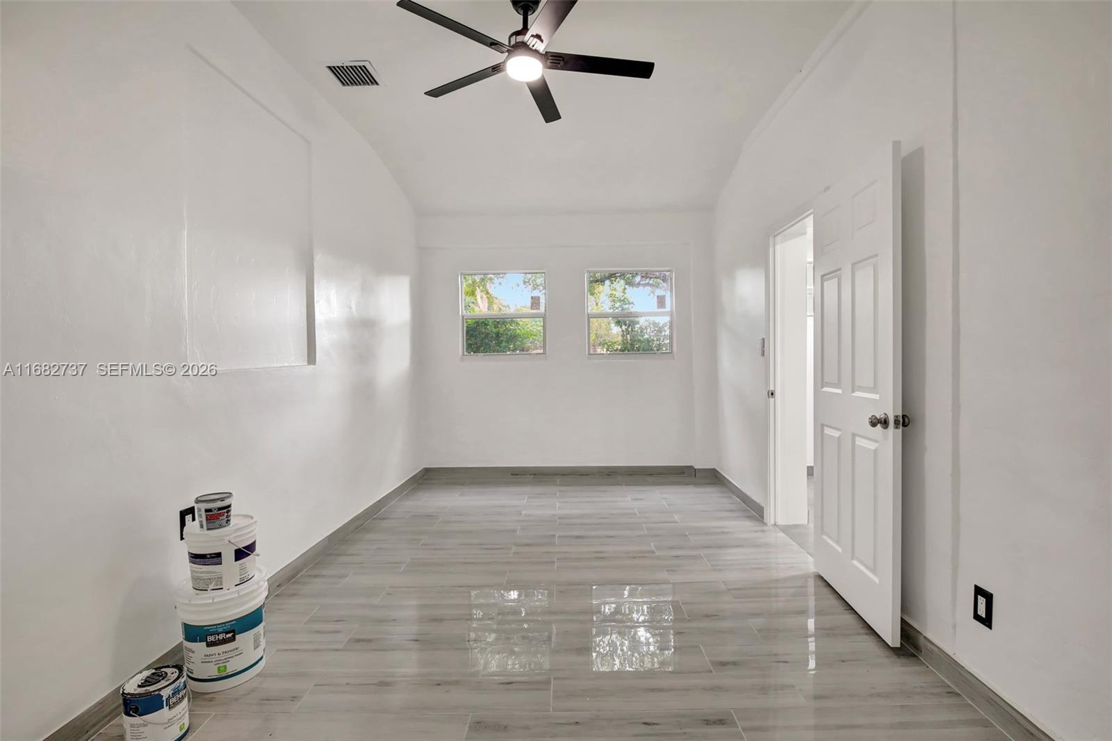 BROWARD GARDENS - Residential