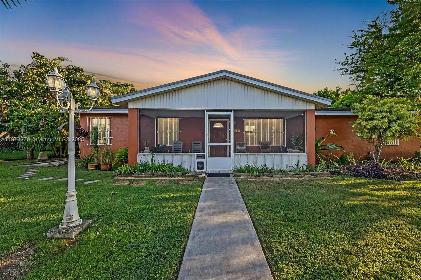 AVOCADO VILLAS - Residential