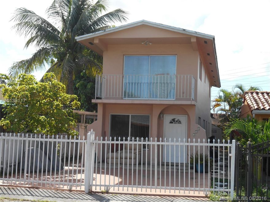 Investors opportunity, centrally located, near Palmetto, airport and more! Priced to sell! Call today!