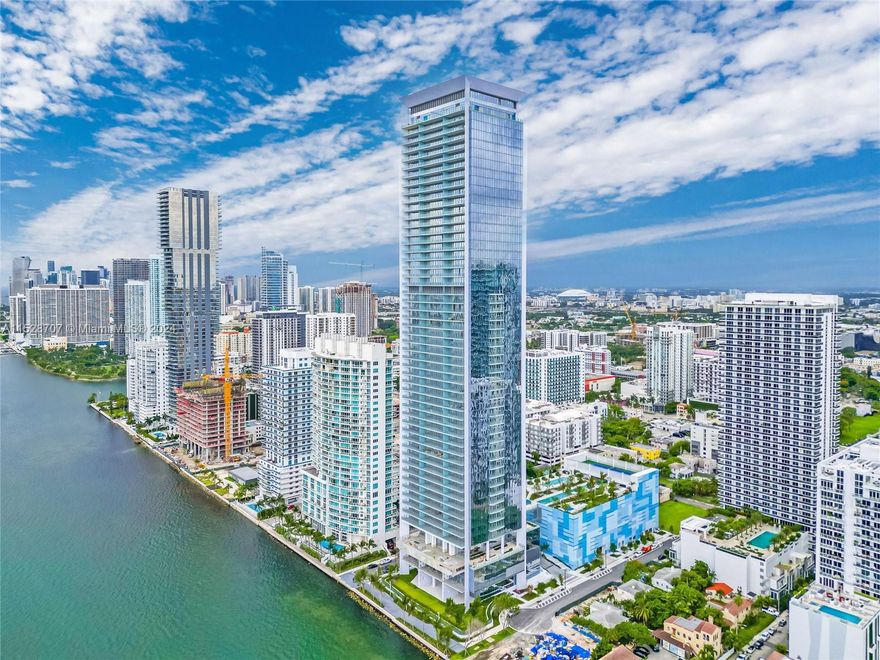 This extraordinary residence offers breathtaking views of Miami Skyline and Bayfront Views. Enjoy this amazing 1 bedroom and 1 bathroom plus floor to ceiling windows and marble flooring throughout, WOLF and SUBZERO appliances, wine cooler, custom cabinetry, closets and shades, 1 assigned parking spot, unobstructed Bayfront and Miami Skyline Views.
 This 57-story residential work of art has extraordinary common areas such as Bayfront Infinity Pool, SPA Center curated by Aman, Game Room. 180` Bayfront GYM, Yoga Studio, Olympic Pool, Elevated Tennis Court, Screening and Game Room, Kids` Club, Pet SPA, 24/7 Concierge and Valet Services, and much more.
